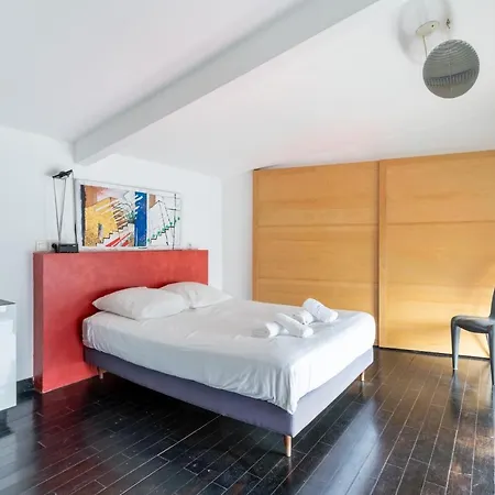 Holiday home Loft D'artiste Au Coeur Du Quartier Zola *
